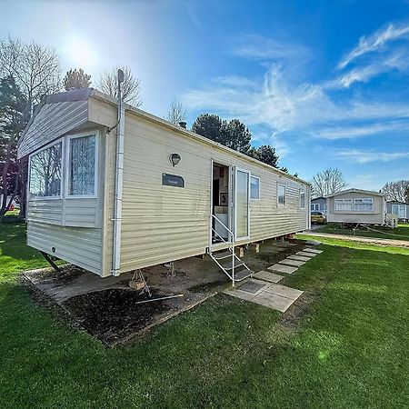 Great 8 Berth Caravan In Norfolk Near To Great Yarmouth Ref 20178Bs Hopton on Sea Esterno foto